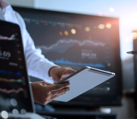 Il Mondo Della Finanza Corre Sempre Più Online